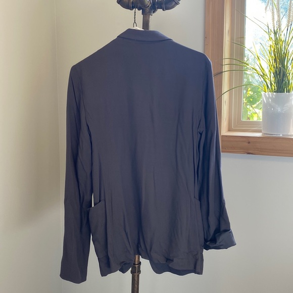 Aritzia ๐ 3 for $35 Talula Grey Kent Blazer size 2 - Picture 3 of 4